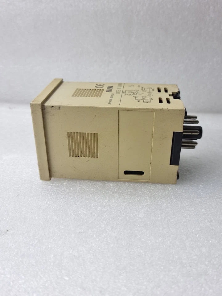 FUJI PXV-4 PXV4TAY2-0Y000 TEMPERATURE CONTROLLER PXV4TAY2-0Y000 MADE-JAPAN